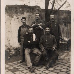 CPA -Photo - Un Groupe Soldats- N&deg;4383