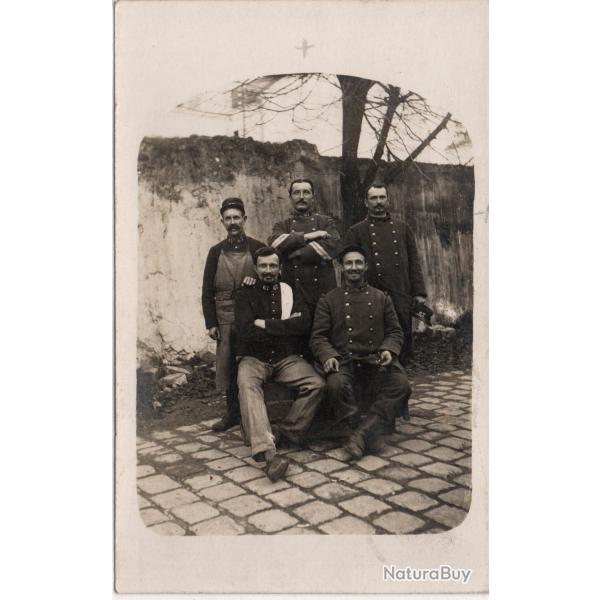 CPA -Photo - Un Groupe Soldats- N�4383