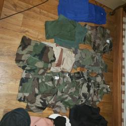 Lot de vêtements militaire