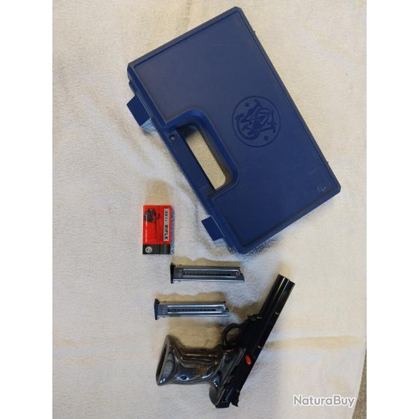 Smith et wessonModele 22aTrs rareBonne tat Pas neuf forcment Vendu avec 10 bote de rifle 22
