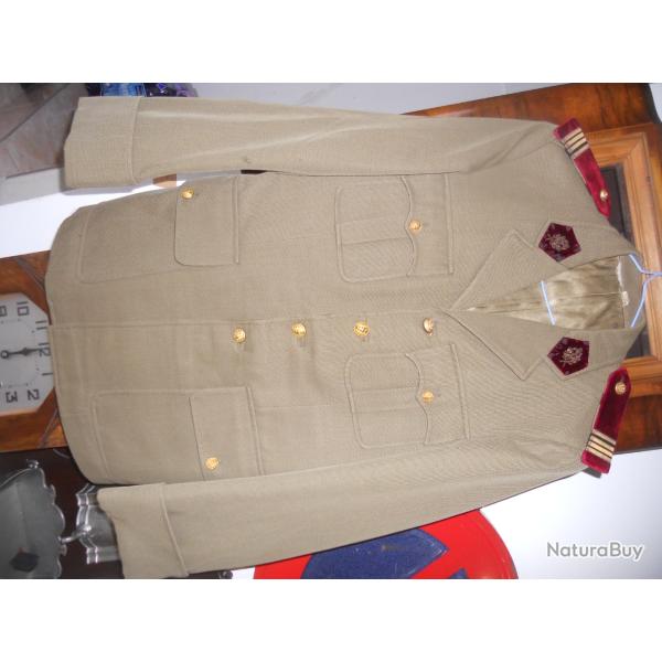 uniforme arme guerre pour connaisseur dans son jus