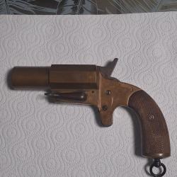 Ancien pistolet lance fusée militaire WWI