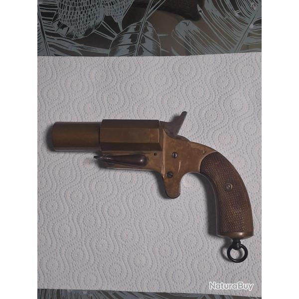 Ancien pistolet lance fuse militaire WWI