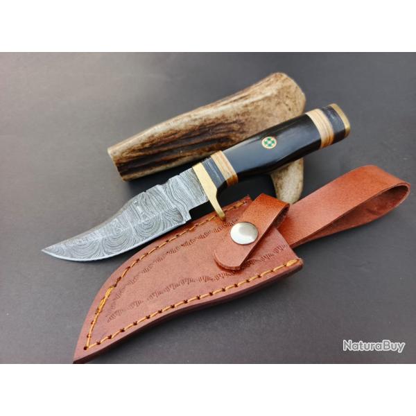 couteau de poche fait  main Lame Acier damas Manche En corne de Buffle