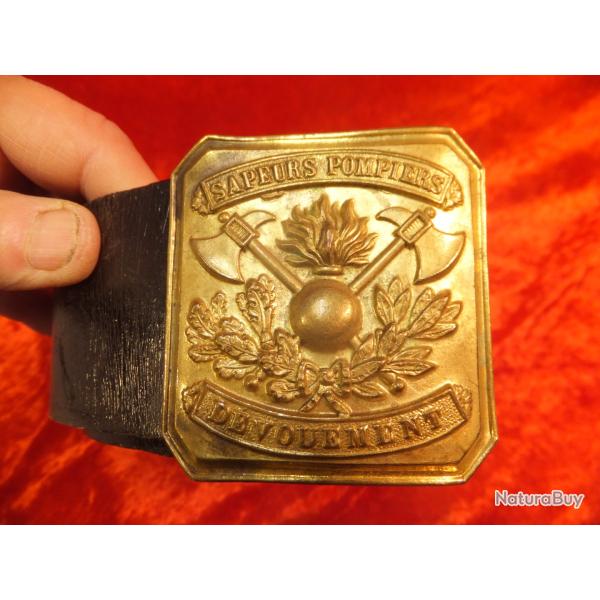 Trs beau ceinturon de Sapeur-Pompier .        Authentique .        Trs bon tat.