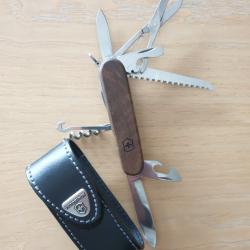 Couteau victorinox Huntsman wood avec &eacute;tui en cuir clip ceinture amovible
