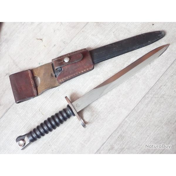 W 472466 Baonnette Suisse FASS 57 avec porte fourreau en cuir