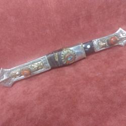 Petit couteau bijoux de femme -Népal ou Tibet- perles en corail ancien-