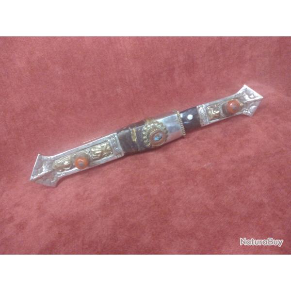 Petit couteau bijoux de femme -N�pal ou Tibet- perles en corail ancien-