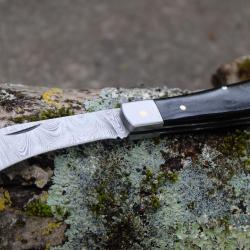 Beau Couteau Grand-Père Vannier Lame Serpette Damas 128 Couches Manche Résine Fabric Artisanale 01