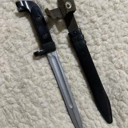 Ba&iuml;onnette AK 47 allemande(1� sans prix de r&eacute;serve)