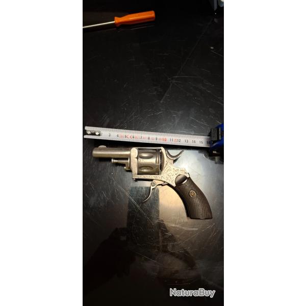 Petit revolver Saint etienne cal 320