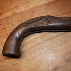 Bois de pistolet d'Officier de Gendarmerie 1836 &agrave;finir de restaurer (enture et fissure cf photos)