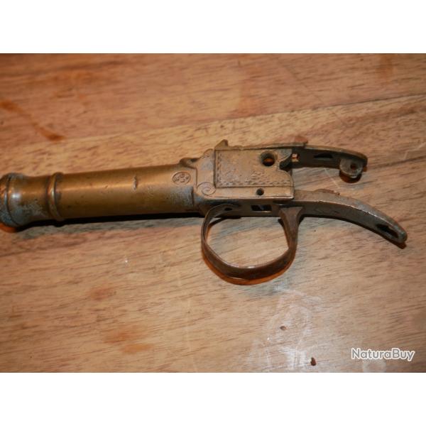 Bati/canon en bronze de pistolet type Queen Anne Ligeois  percussion