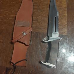 tr&egrave;s grand poignard lame 30 cms avec housse en cuir
