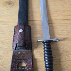 Ba&iuml;onnette VICTORIA SCHWYZ avec fourreau