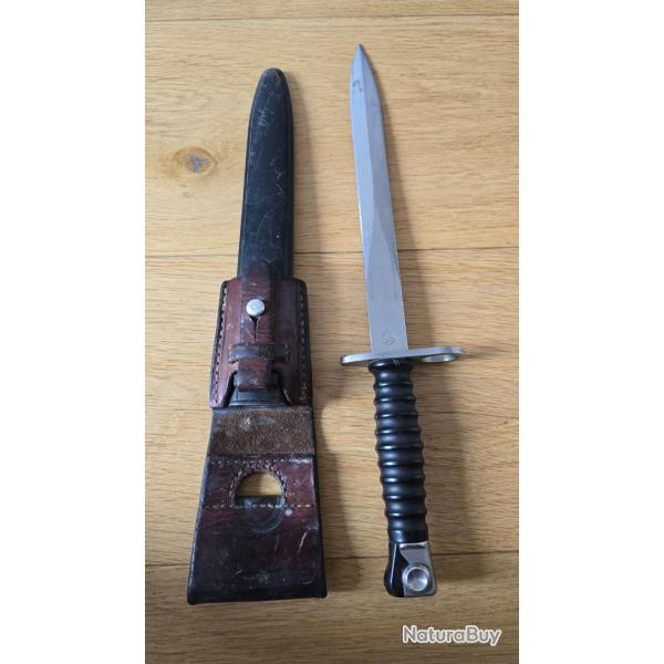 Ba�onnette VICTORIA SCHWYZ avec fourreau