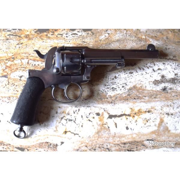 REVOLVER TYPE MAQUAIRE FAGNUS