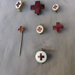 WW1/2 FRANCE INSIGNE D'INFIRMI&Egrave;R(E)S CALOT/ BLOUSE PRIX POUR 1 AU CHOIX (14-18)(39-45)