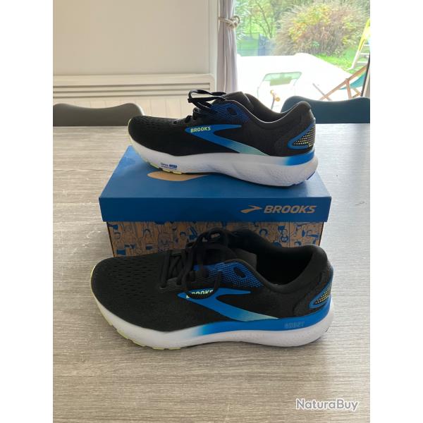 Chaussures de Running Brooks Ghost 16 Taille 43 comme neuves !