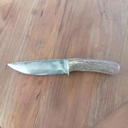 Couteau fixe forg&eacute; acier carbone XC75 manche en bois de cerf