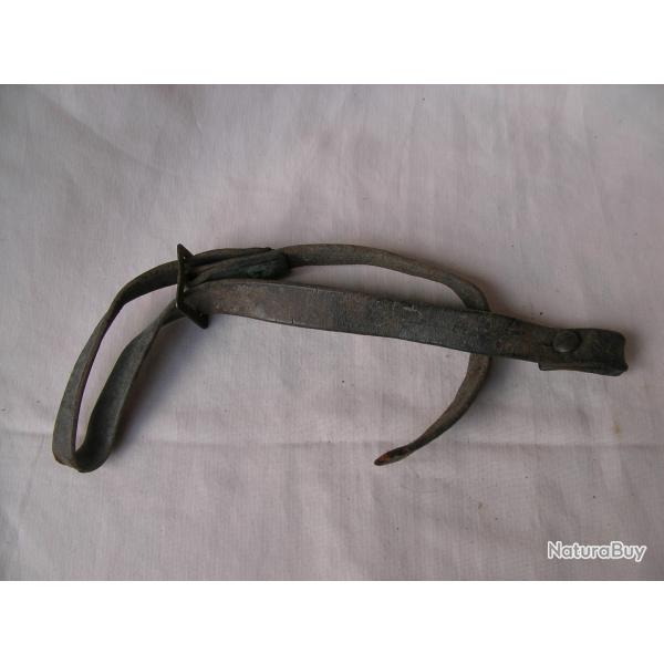 WW2 FRANCE DEMI JUGULAIRE EN CUIR DE CASQUE MILITAIRE FRANCAIS ADRIAN MODLE 26 (39-45)