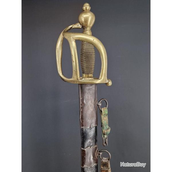 RARE FORTE EPEE DE CAVALERIE MODELE REGLEMENTAIRE 1767 - FRANCE Ancienne Monarchie Collection France