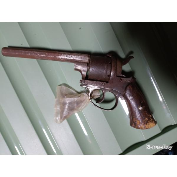 Grand Revolver a broche a restaurer