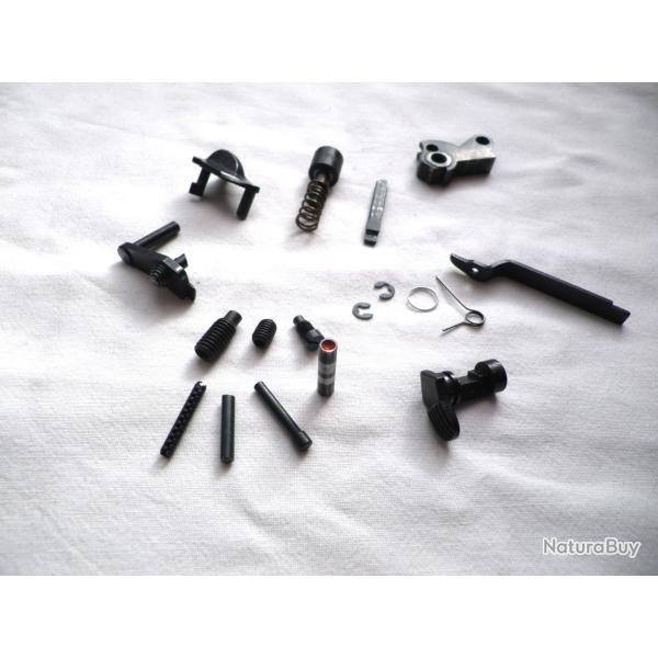 Lot de pices dtaches pour pistolets BERETTA  22 Lr - modles  76 / 71 / 72 / 74