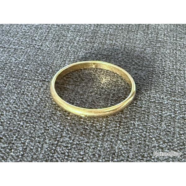 Tr�s grand anneau en or jaune 18 carats - taille 70 - bague - alliance