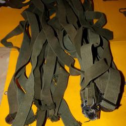 ARMEE AMERICAINE U.S : SANGLE KAKI ABIME EN TISSU DE L'ARMEE AMERICAINE EN LOT DE 10 PIECES EN BON E