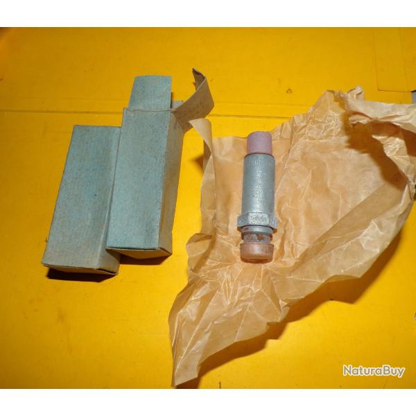 BOUGIE BLINDEE POUR VEHICULE MILITAIRE  EN LOT DE 2, MARQUE SIEMENS 40 FU 14 , 1LO ,  ETAT  VOIR PHO