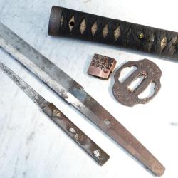 Rare sabre Wakizashi japonais période EDO signé par le forgeron Nagayoshi - ref SDC25WAK001