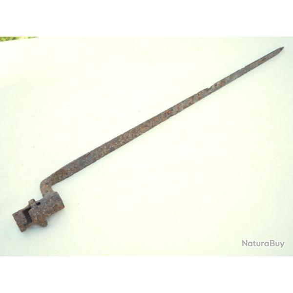 Ba�onnette � douille - mod�le 1847 r�glementaire arm�e fran�aise longueur 53 cm COU24FSL012
