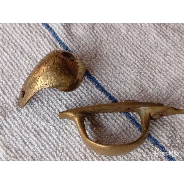 Piece d�tach�e  divers dans leurs jus attention une pi�ce a un morceau manquant voir photosv