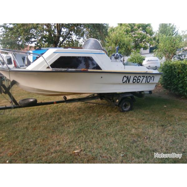 bateau moteur 9.9cv