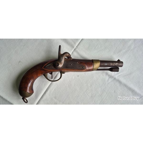 Pistolet r�glementaire a percussion 1822T 1822 T