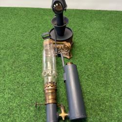 2 lampes de poilu  tranch&eacute;es  guerre de 1914 / 1918.