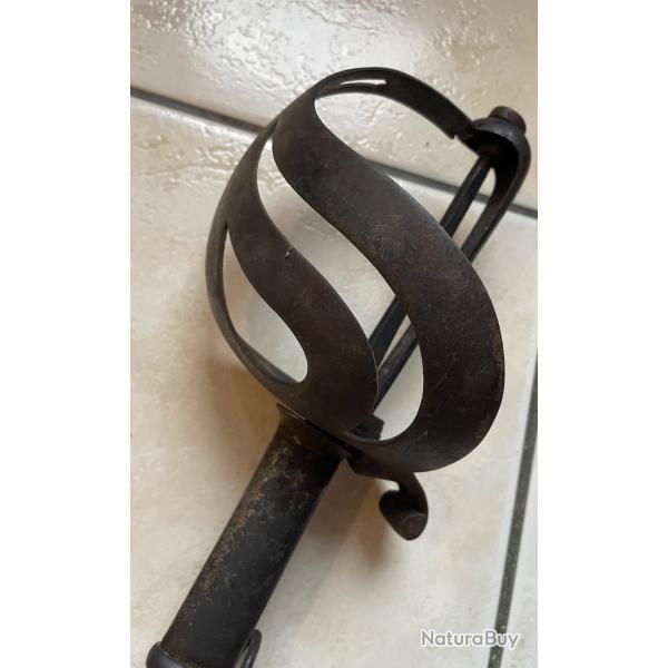 Rare Sabre italien infanterie cavalerie ? Rare finition bleuie -  restaurer 14 18 ? Ww1 ?