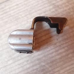 Protège bouche fusil carabine suisse type K31. Modèle court en alu, avec croix suisse et lettre R