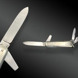 COUTEAU fermant, multi lames par CARTAILLER À THIERS France XXème.