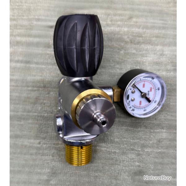 Vends station de remplissage 300 BARS avec jauge et purge.