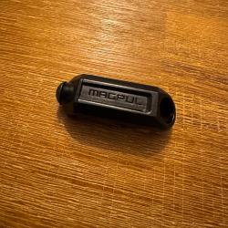 Attache Magpul