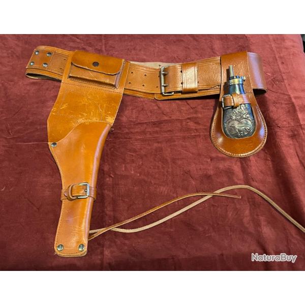 Ceinturon et Holster droitier pour revolver  poudre noire avec poire  poudre et pochette cuir
