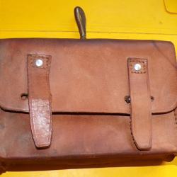 TROUSSE MEDICALE POUR VEHICULE TYPE AIR EPOQUE INDO-GUERRE ALGERIE , CELLE CI EST VIDE , FABRICATION