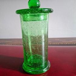 Bonbonnière pour enfants méritants verre bullé Biot, dit pot apothicaire avec son couvercle, signé