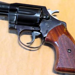 Revolver Colt Cobra type 1977 calibre 38 sp canon de 2 pouces bronzé
