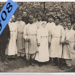 CPA - CARTE PHOTO MILITAIRE SOLDATS INFIRMIÈRE - N°4396