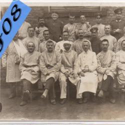 CPA - CARTE PHOTO MILITAIRE SOLDATS INFIRMIÈRE - N°4397