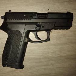 Sig Sauer SigPro2022 cal.9X19, holster + châssis.